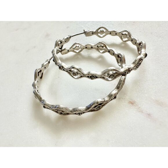 Lucky brand silver color hoop earrings - Picture 3 of 4